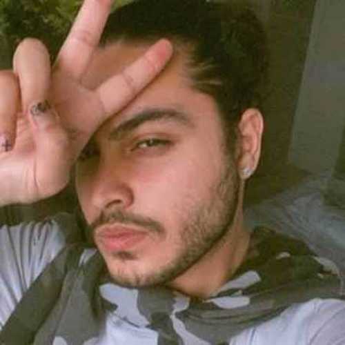 دانلود آهنگ هومن به نام با اون دوستات که عمرا بمونن 